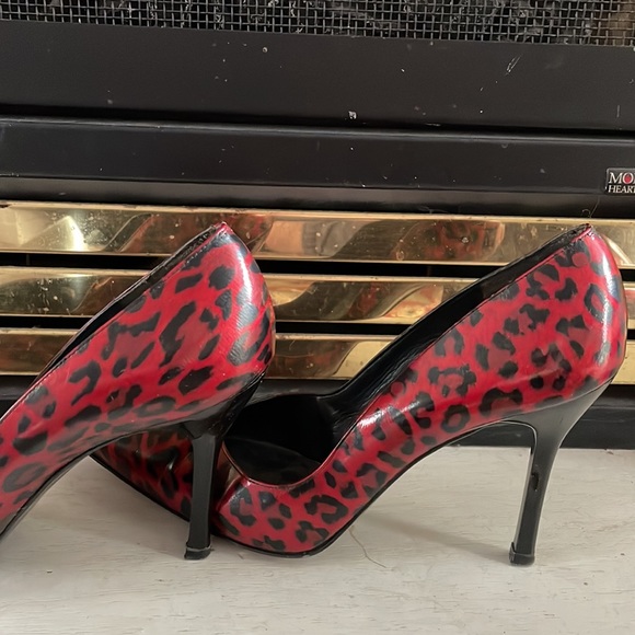 Stuart Weitzman red leopard heels, size 7B - Picture 5 of 6